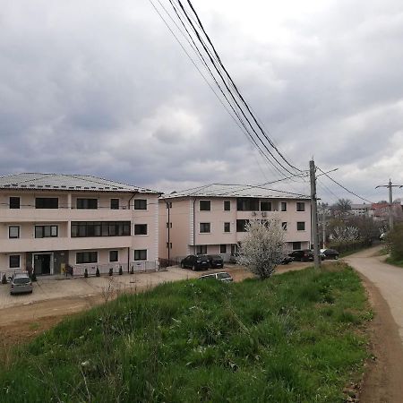 Ella Doo Apartament - 15 Min De Palas Hlincea Exterior foto